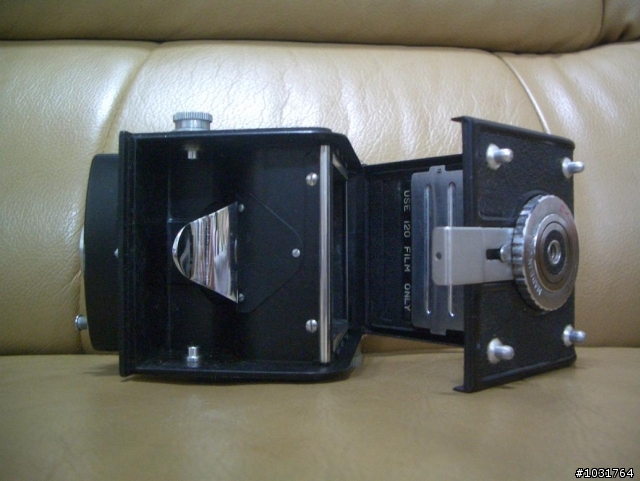 遲了約45年的開箱文  YASHICA-A