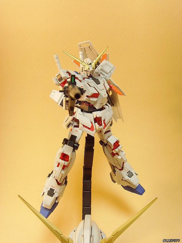 [作品分享] HG 1/144 獨角獸+頭像