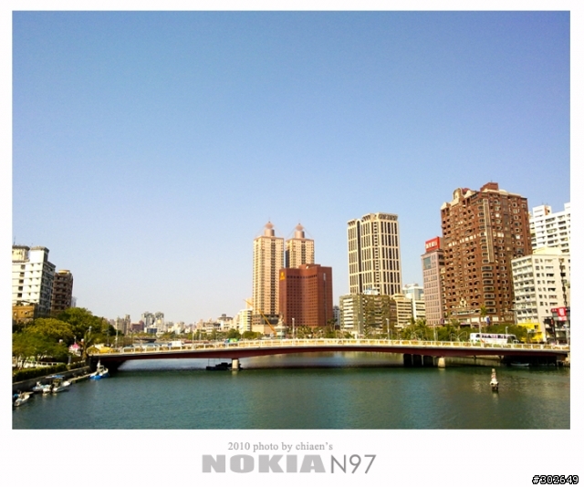 NOKIA N97 拍照蓋大樓...蓋得起來嗎?