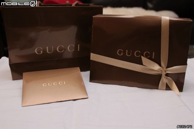[開箱分享] Gucci 2010 iphone 最新手機皮套 頭暈暈腳軟軟 衝動入手開箱