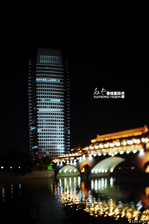 移轴夜色建筑