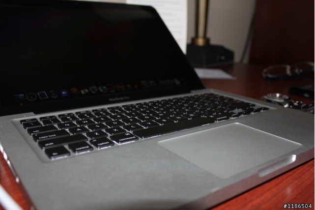 我也不等啦>___<   MBP13" 快速開箱!