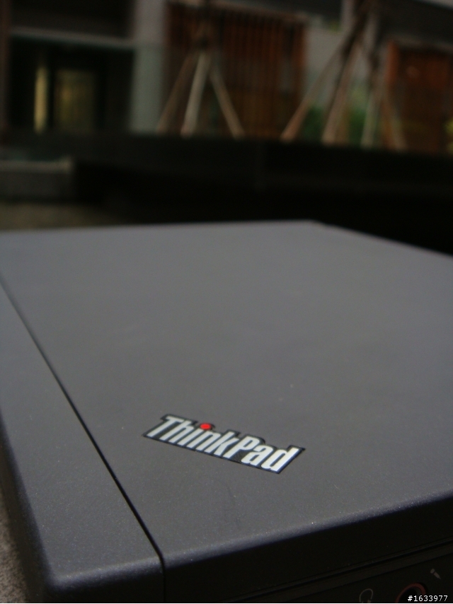 [開箱]ThinkPad X201i KCV 小黑風潮~~都會謎情