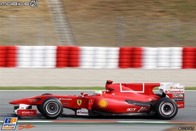 西班牙站在 Barcelona登場 ---Massa 跟 Alonso 的車好像不一樣