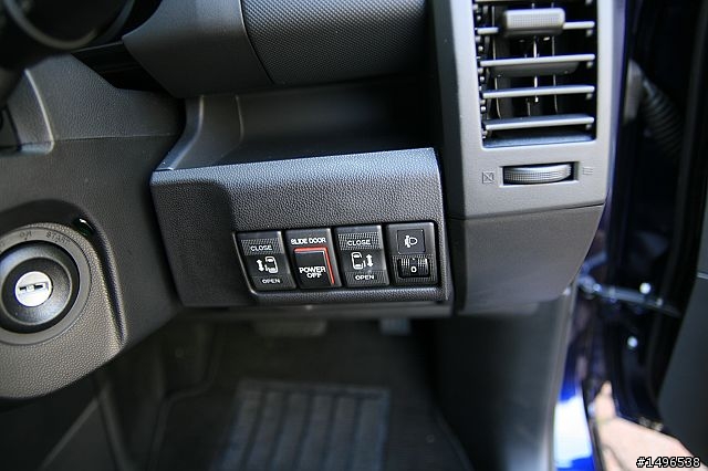 我也來分享 Mazda 5 小開箱