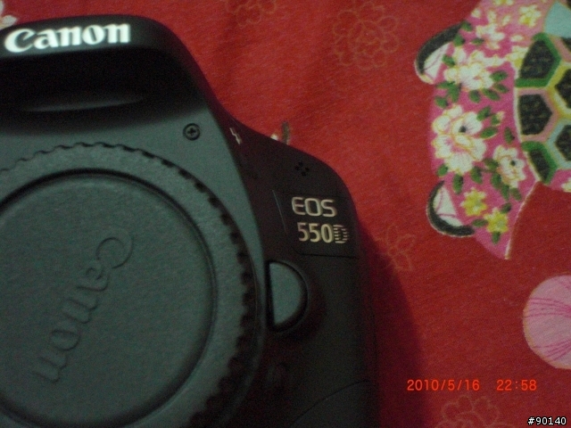 等了好久~Canon 550D總算到手囉！來個超簡單的開箱