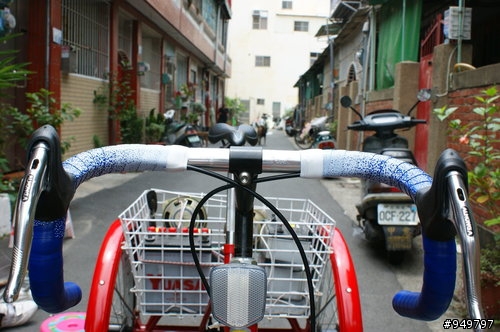 (分享)極上三輪車大改造 第二彈 改裝跑車大盤＆跑車把外加上卡＠＠～