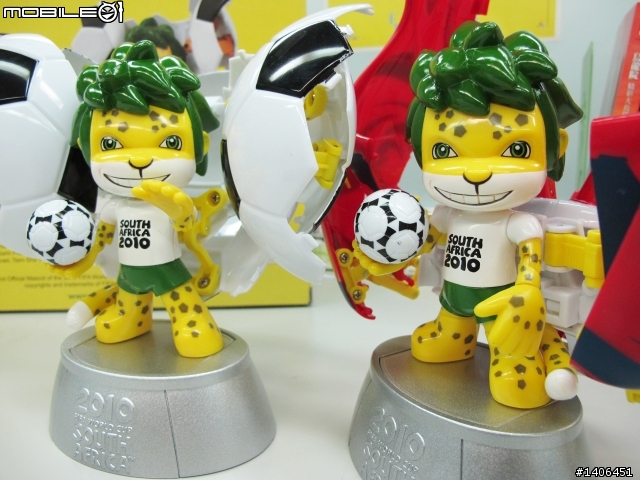 [開箱]世界盃FIFA變形公仔 分享文