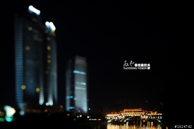 移轴夜色建筑