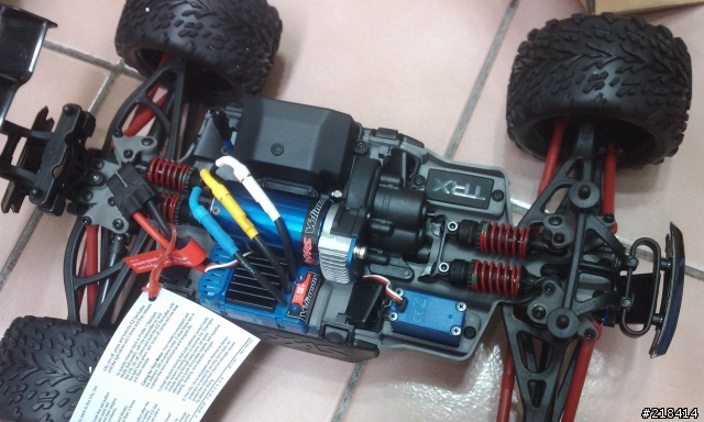 TRAXXAS 1/16 E-REVO 小開箱 5/6更新