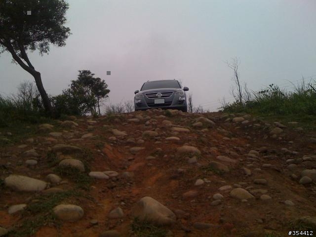 10年式TIGUAN TSI(交車二周)~~首度嘗試泥巴路以及石頭路(圖很少)