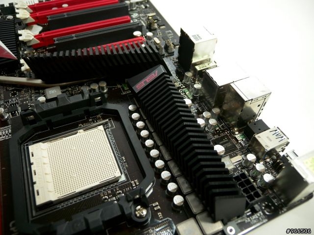 火紅大軍來襲!!ASUS ROG Crosshair IV Formula 開箱測試