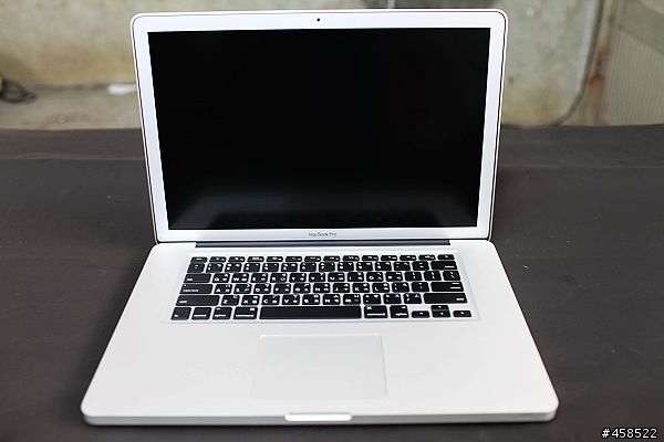 終於輪到我PO開箱文了..15" i7 霧面螢幕