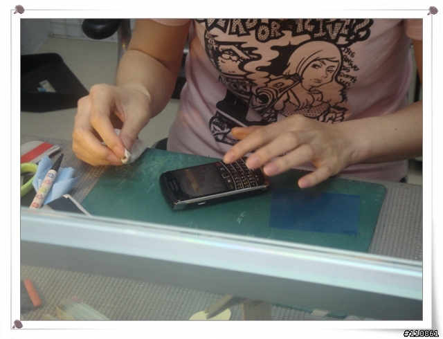 [開箱]BOLD 9700入手+LUXA2 H2手機支架+iTech FM藍芽耳機