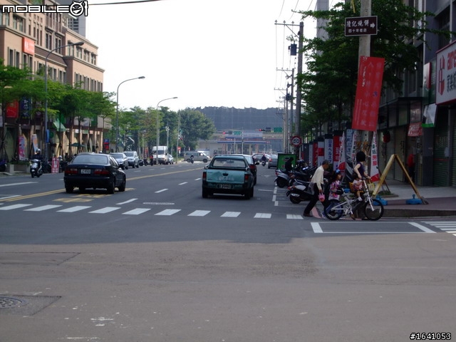 台北有錢沒地方停車,我可是有位置我也不停勒,,怎樣