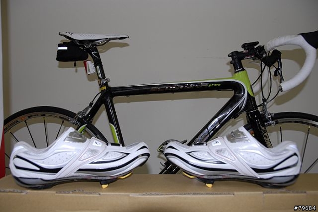 MERIDA 2009 SCULTURA 909-EVO 開箱拉+SIHMANO 熱朔鞋+頂天立地架
