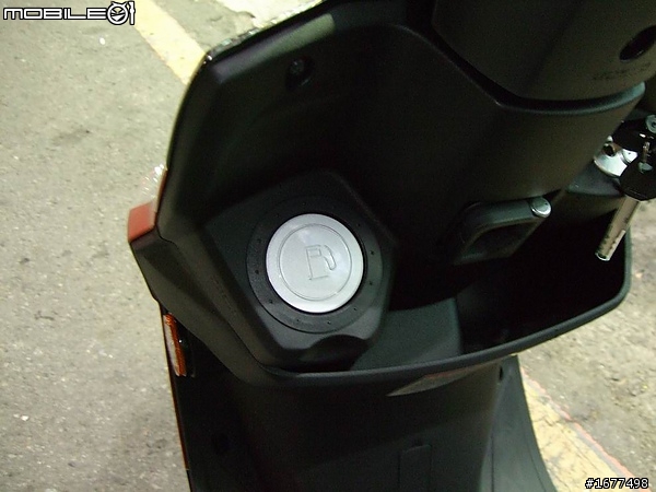 補貼2010年式 SUZUKI NEX 125 八耐黑橘版開箱文~