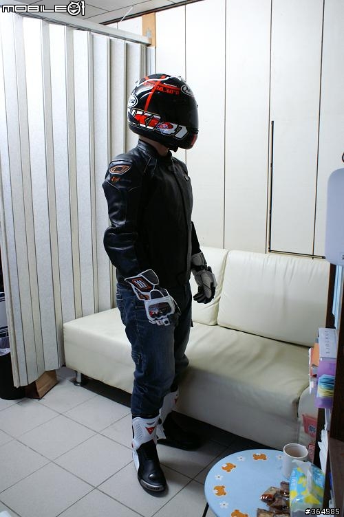 [非常不專業開箱文] HYOD 2010年春夏男用d3o皮衣-入門級