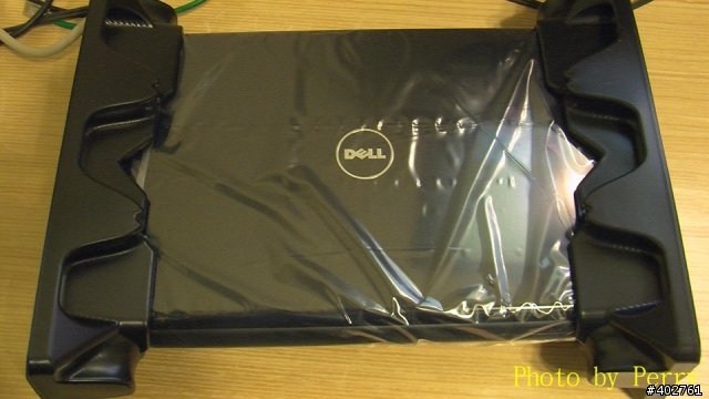 Dell Studio 1458我家的黑貓來開箱也是我的第一篇開箱文