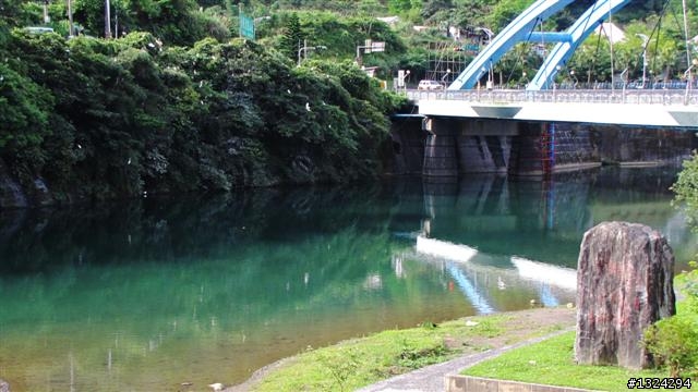 獨闖龍、虎雙潭