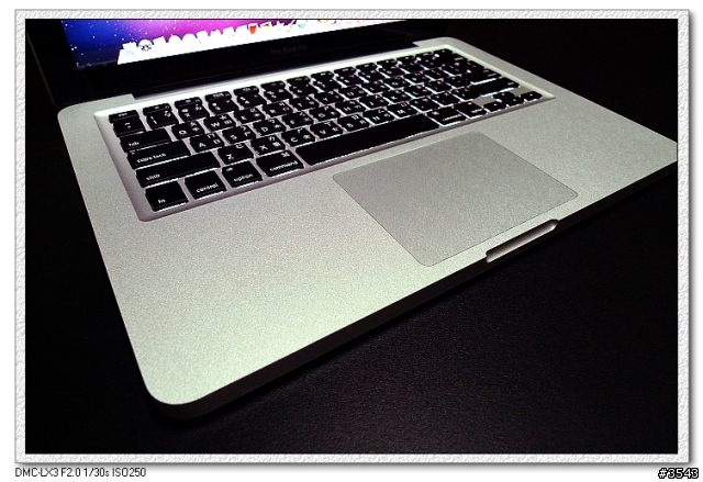 [分享]不要鞭我~Macbook Pro 2.4G 絲娟膜分享
