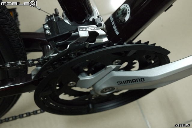 有著公路車大腳的登山車－GIANT ROAM1