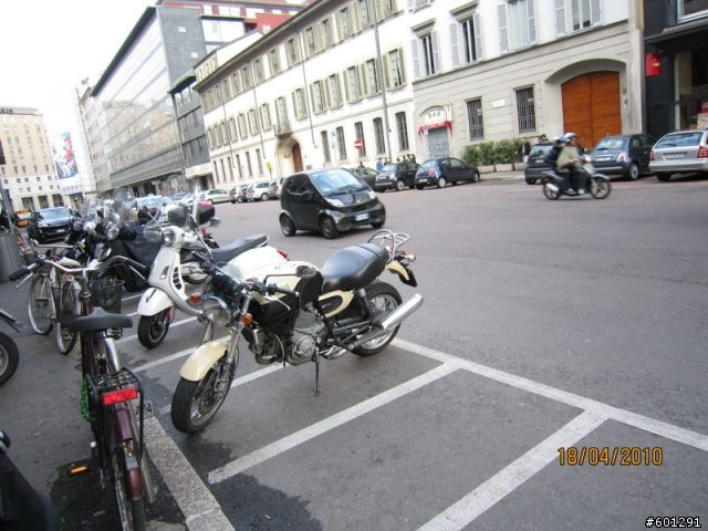 義大利米蘭 街上隨手拍到的機車