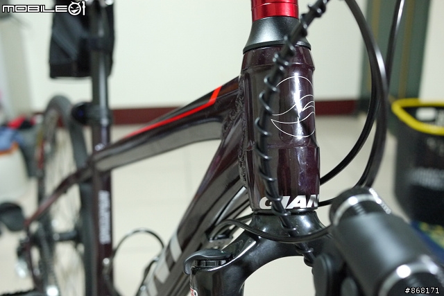 有著公路車大腳的登山車－GIANT ROAM1
