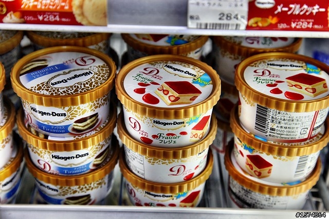 愛吃冰淇淋的男人請進來看圖 (日本拍回來的照片)