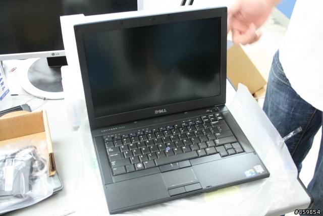 [開箱文] Dell LATITUDE E6410 + E-Port Plus 亂亂的開箱文.....