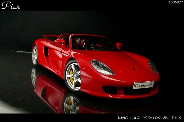 [1/18]火紅蛙王 Porsche Carrera GT