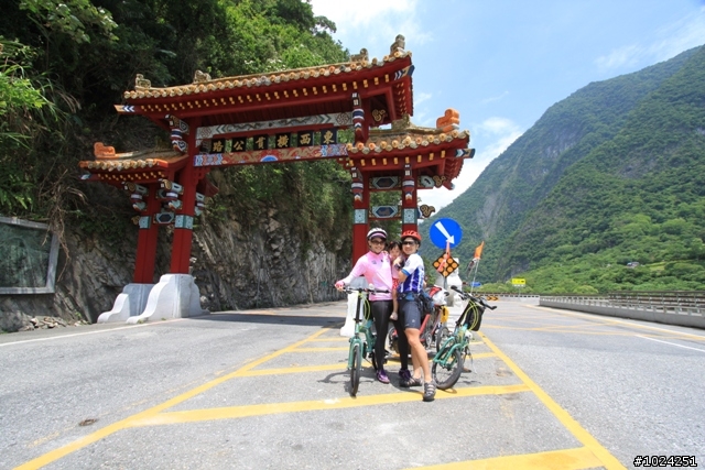 這一刻，在公路之巔擁抱‧幸福