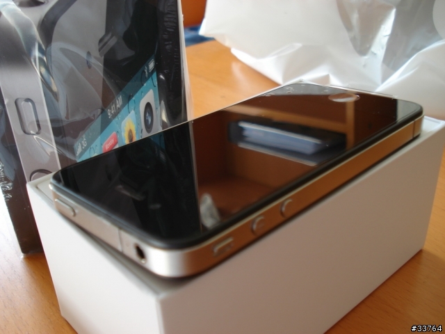 UK Unlock Iphone 4 - 16G & 32G 英國機無鎖板