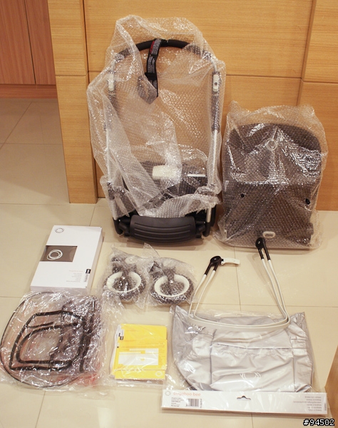 ［開箱］新款2010 Bugaboo Bee+推車, 同場加映與Quinny Senzz的比較圖