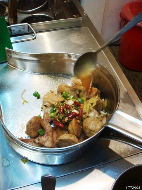 [美食報導] 很不一樣的滷味料理 - 百華味