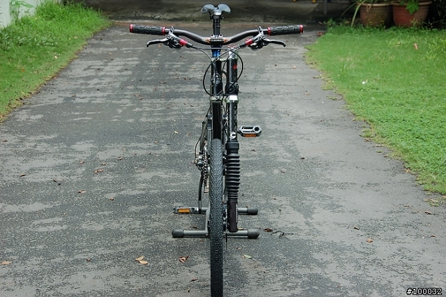 馬林.熊.....的Cannondale Lefty 黑金左腳