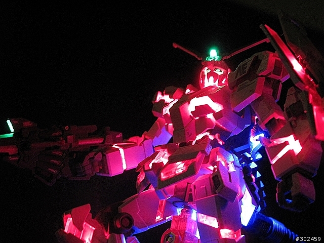 發光實驗作No.5 獨角獸毀滅模式 [HGUC] RX-0 Unicorn Gundam [destroy mode]