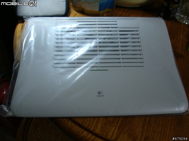 羅技也來搶筆電散熱市場→Logitech N100 簡易開箱分享