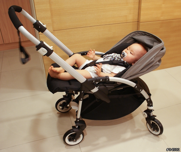 ［開箱］新款2010 Bugaboo Bee+推車, 同場加映與Quinny Senzz的比較圖