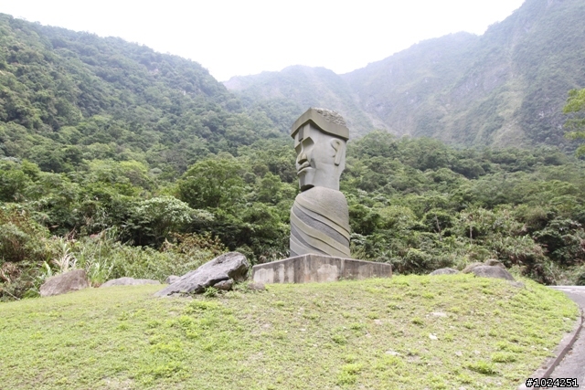 這一刻，在公路之巔擁抱‧幸福
