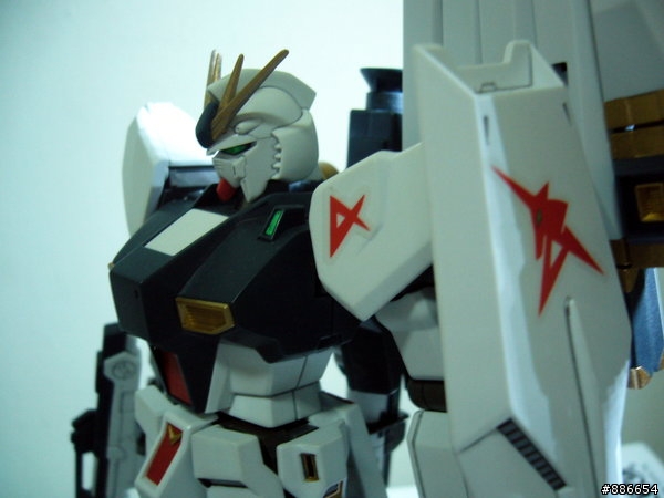 [分享] HGUC NU鋼彈半素組作品!!