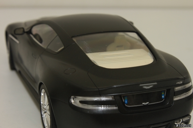 找了好久的 Aston Martin DBS