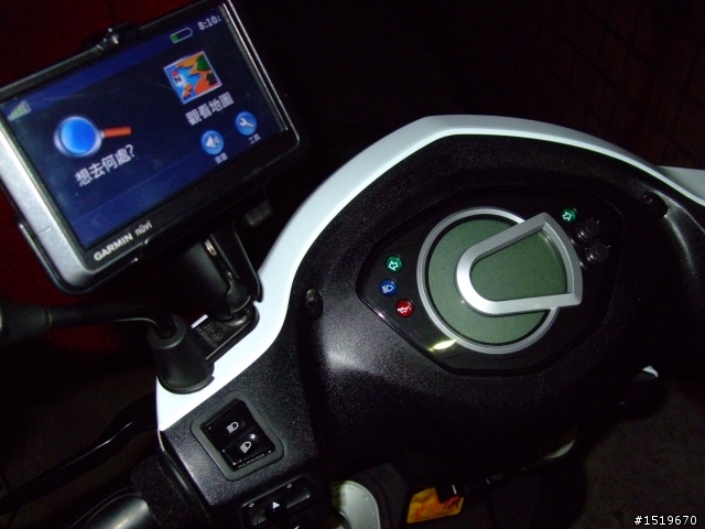 [分享] GT125 土砲 JP內後土除 & 加裝自動車廂燈 & 三孔車充 + USB & RAM車架 & GPS