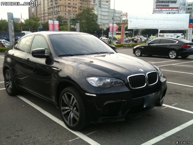 台中 X6M 黑 + 50i 白