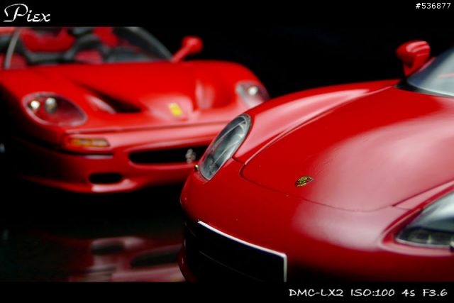 [1/18]火紅蛙王 Porsche Carrera GT