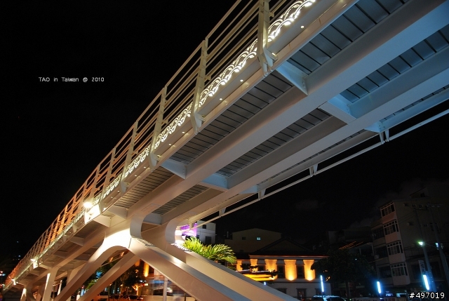 港灣.月の橋*高雄.鼓山渡輪白色景觀橋