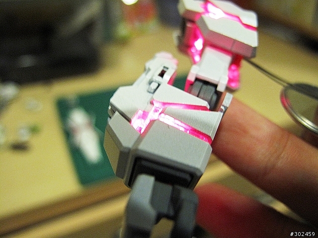 發光實驗作No.5 獨角獸毀滅模式 [HGUC] RX-0 Unicorn Gundam [destroy mode]