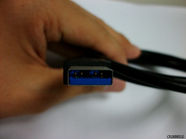[分享] 開箱文_創見USB3.0 640GB 2.5吋 防震外接式硬碟 + USB3.0轉卡
