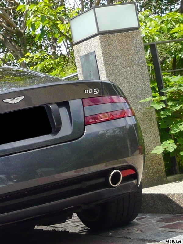 台南 - Aston Martin DB9