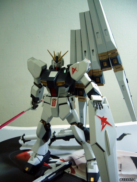 [分享] HGUC NU鋼彈半素組作品!!